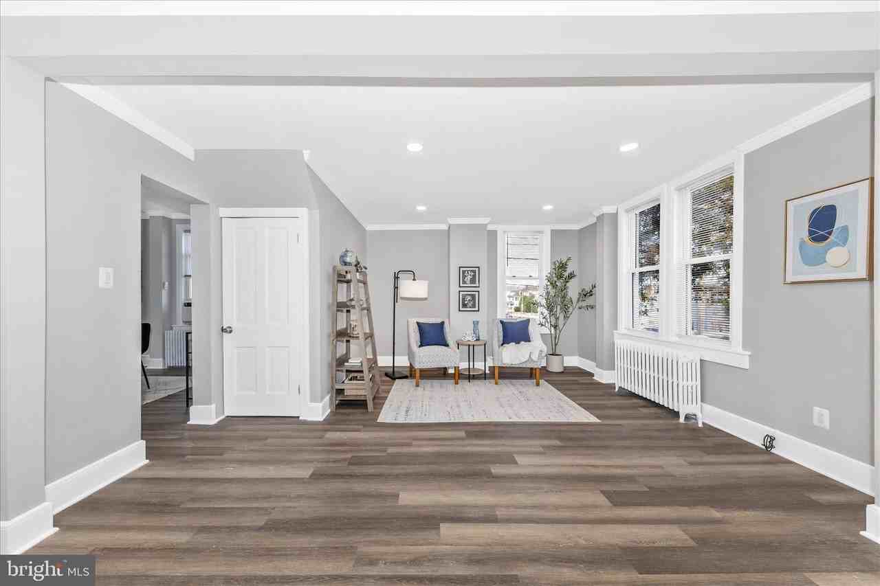 2905 Goodwood Rd - Photo 5 of 36