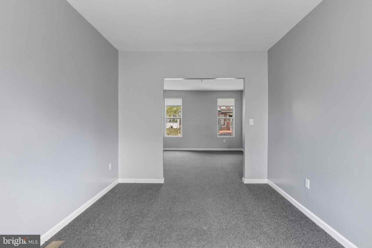 1209 Dukeland St - Photo 4 of 21