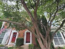 featured image of 605 Tivoli Rd