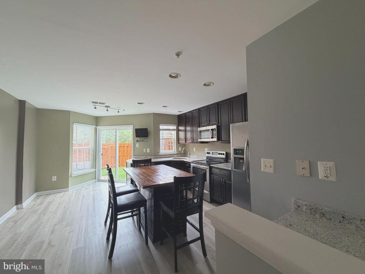 605 Tivoli Rd - Photo 5 of 14