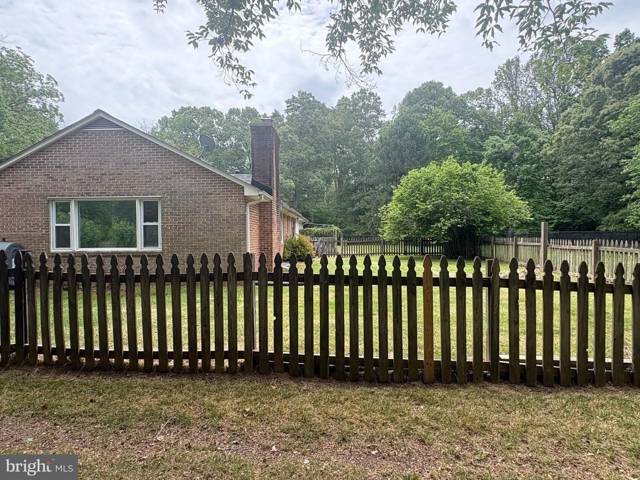 19625 Aquasco Rd - Photo 2 of 4