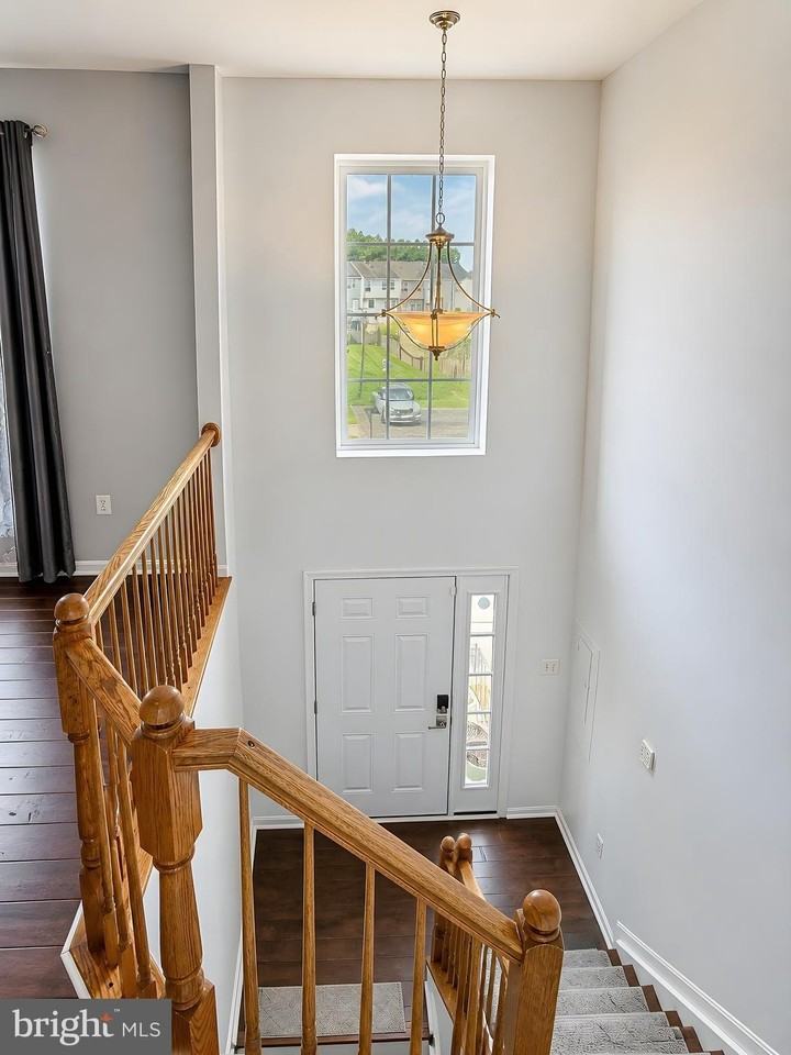 21362 Jettison Dr - Photo 3 of 50