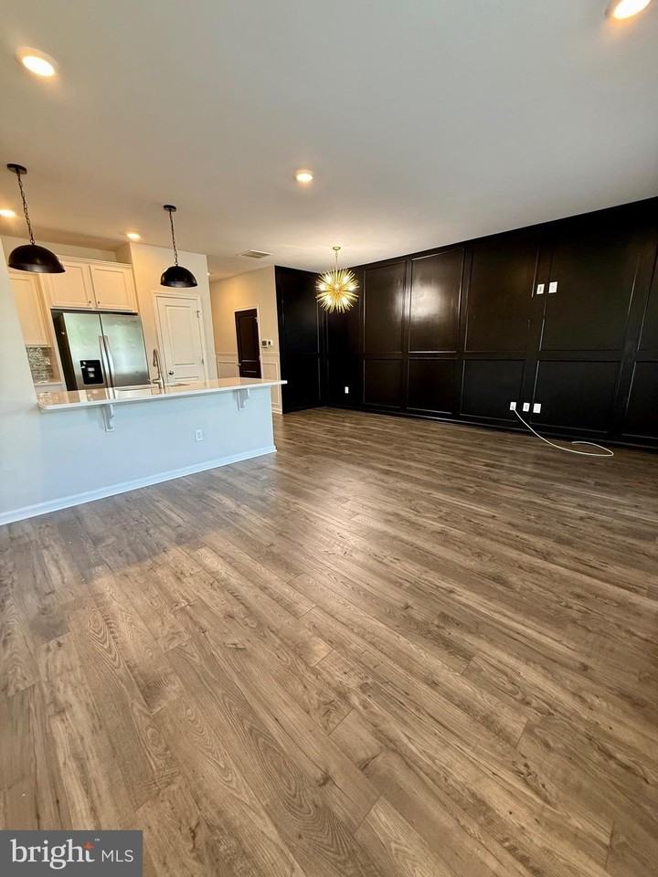 4 PEREGRINE Way - Photo 5 of 19