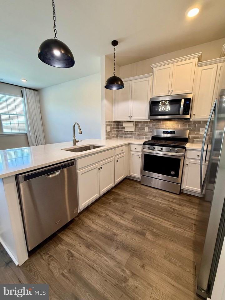 4 PEREGRINE Way - Photo 6 of 19