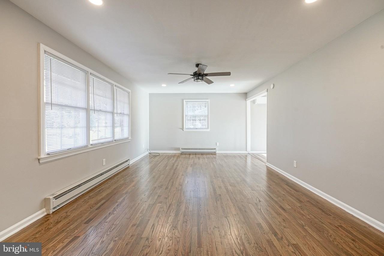 123 Thies Rd - Photo 6 of 35