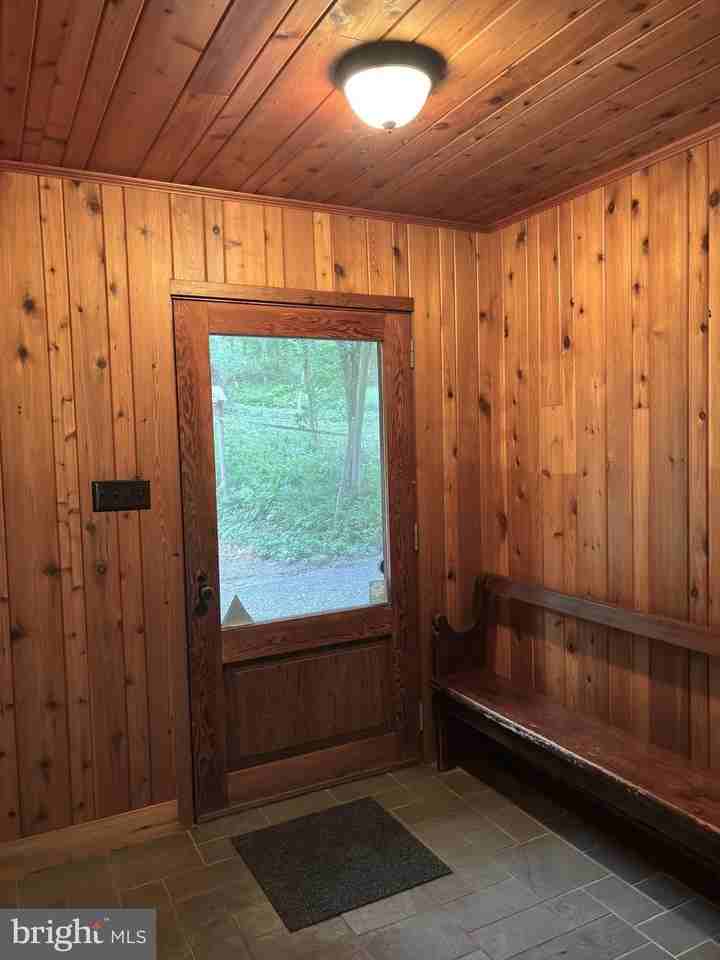 6489 OLD CARVERSVILLE Road - Photo 3 of 29