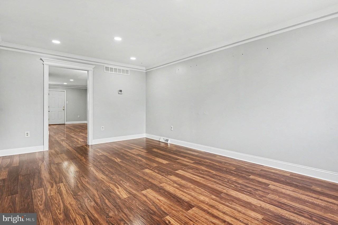 261 Florence Dr - Photo 5 of 10
