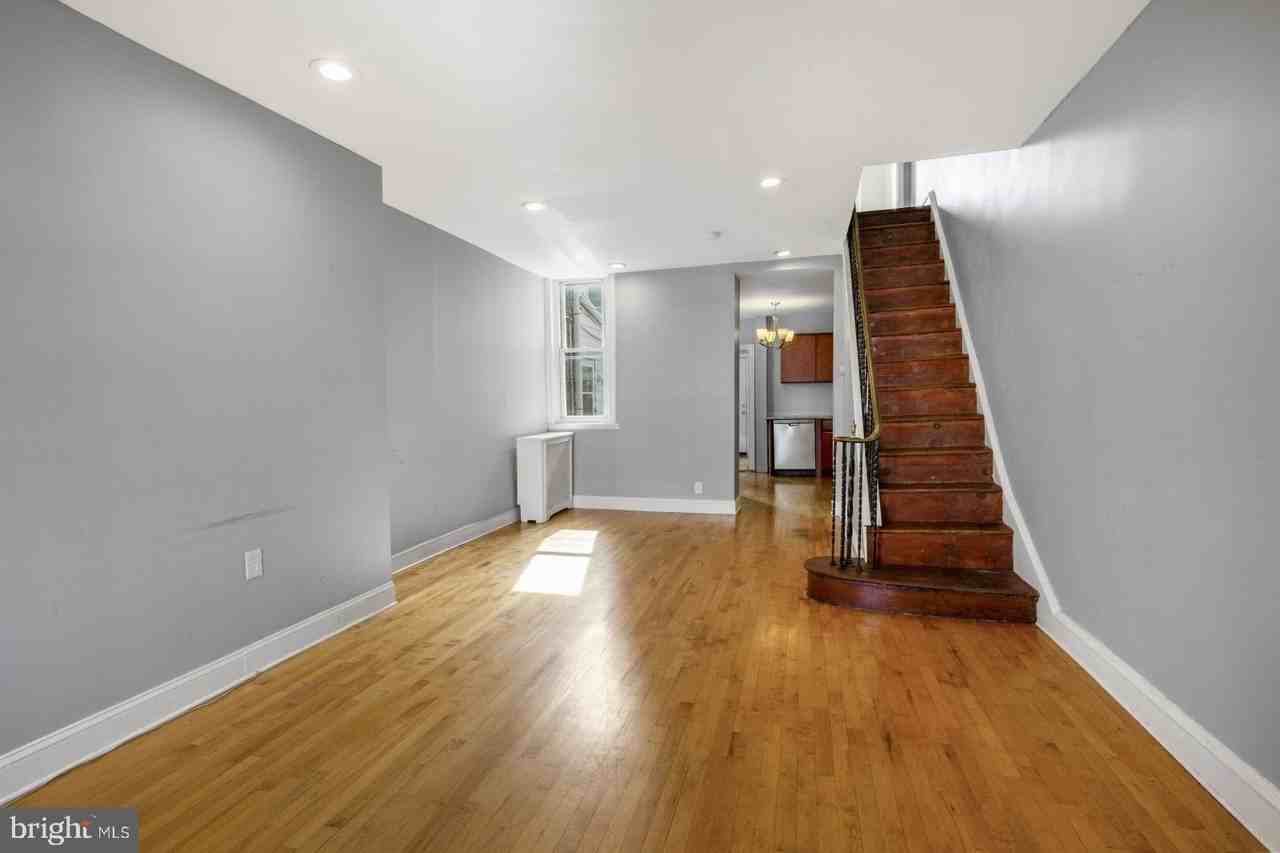 2803 Aramingo Ave - Photo 2 of 32