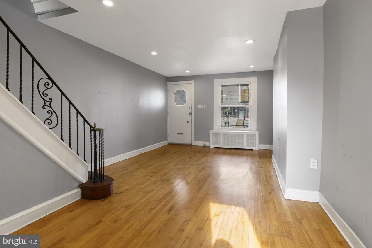 2803 Aramingo Ave - Photo 6 of 32