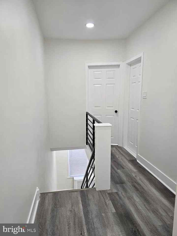 962 Carver St - Photo 2 of 16