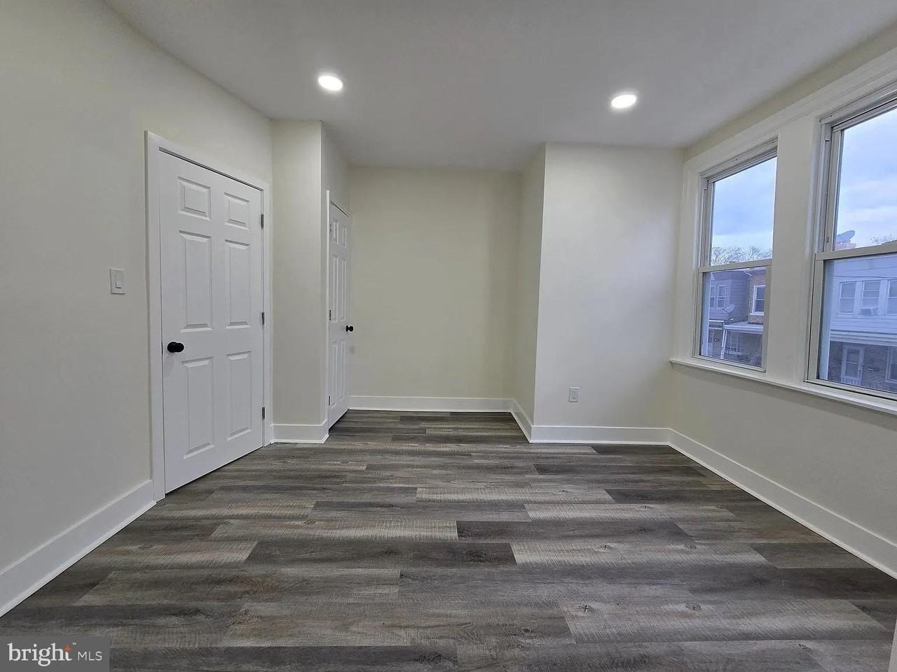962 Carver St - Photo 6 of 16