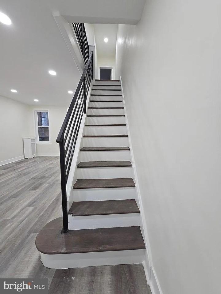 962 Carver St - Photo 7 of 16