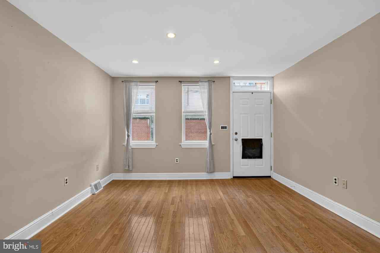 2645 Bainbridge St - Photo 3 of 21