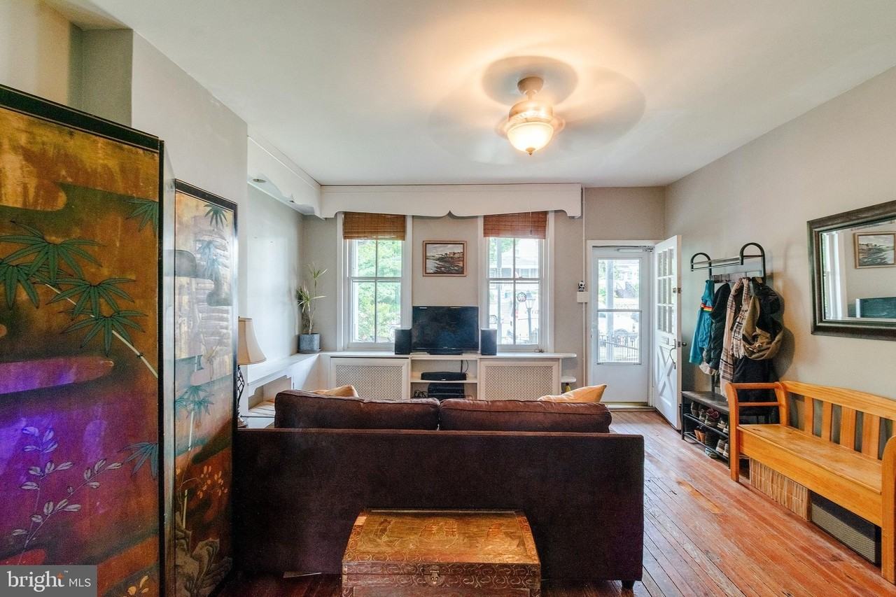 456 Lyceum Ave - Photo 3 of 29