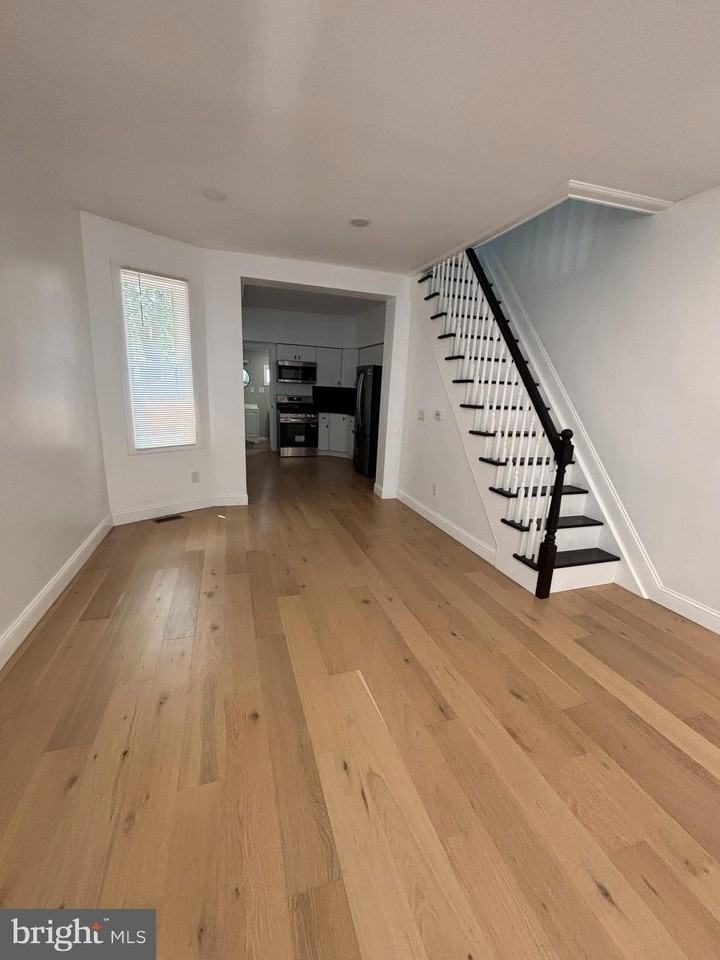 2070 E Lippincott St - Photo 3 of 17