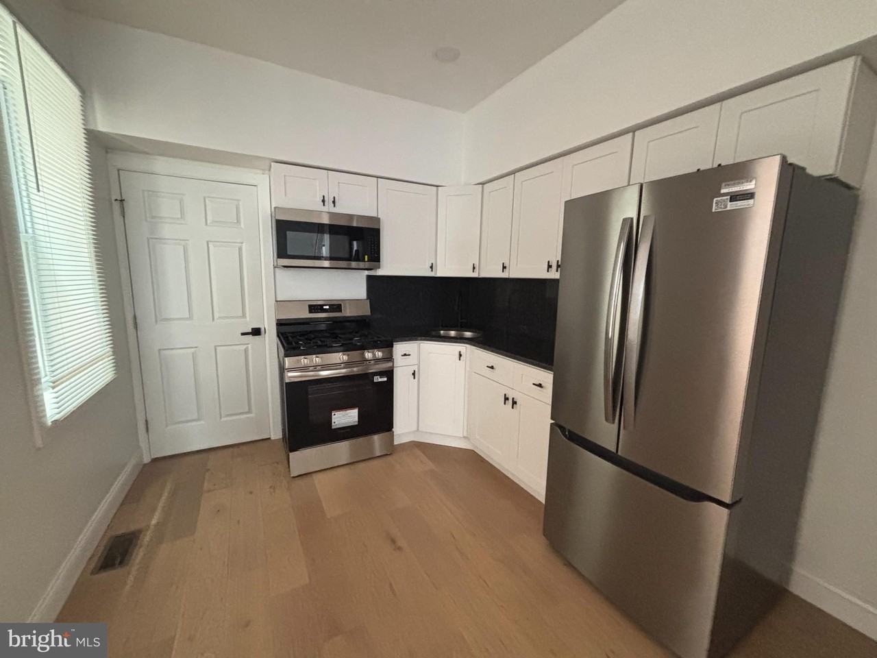 2070 E Lippincott St - Photo 4 of 17
