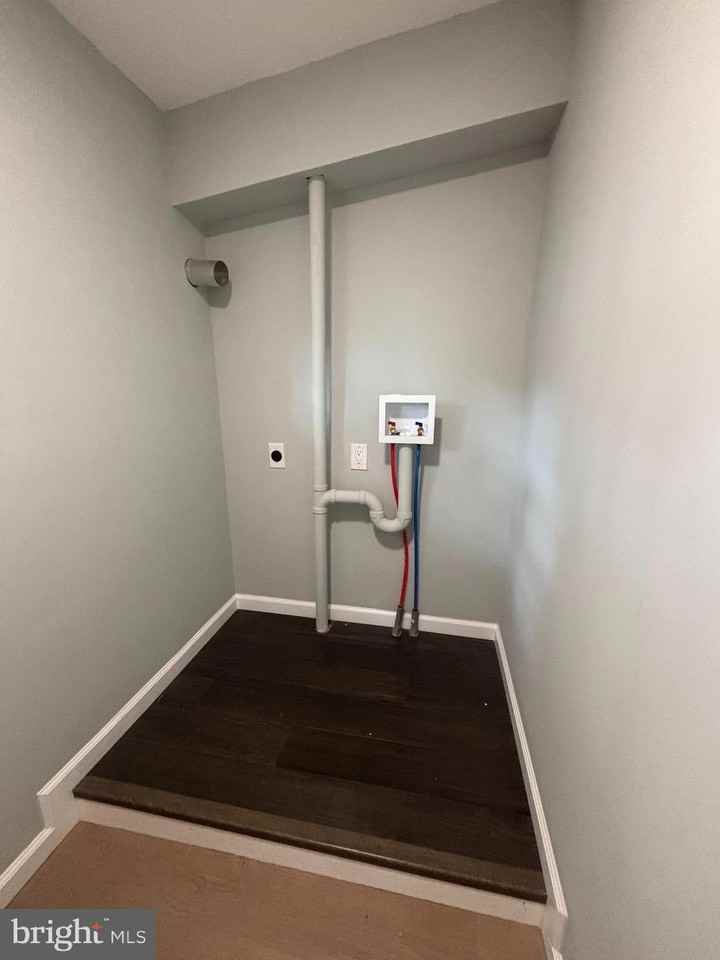 2070 E Lippincott St - Photo 7 of 17