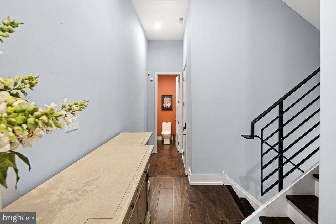 602 N 5th St #2 - Photo 4 of 36