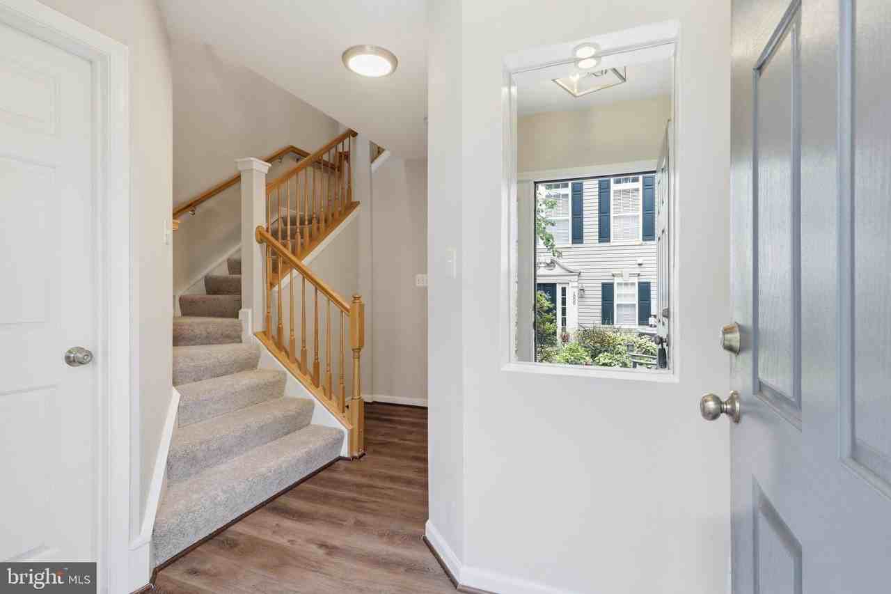 986 Harrison Cir - Photo 2 of 41