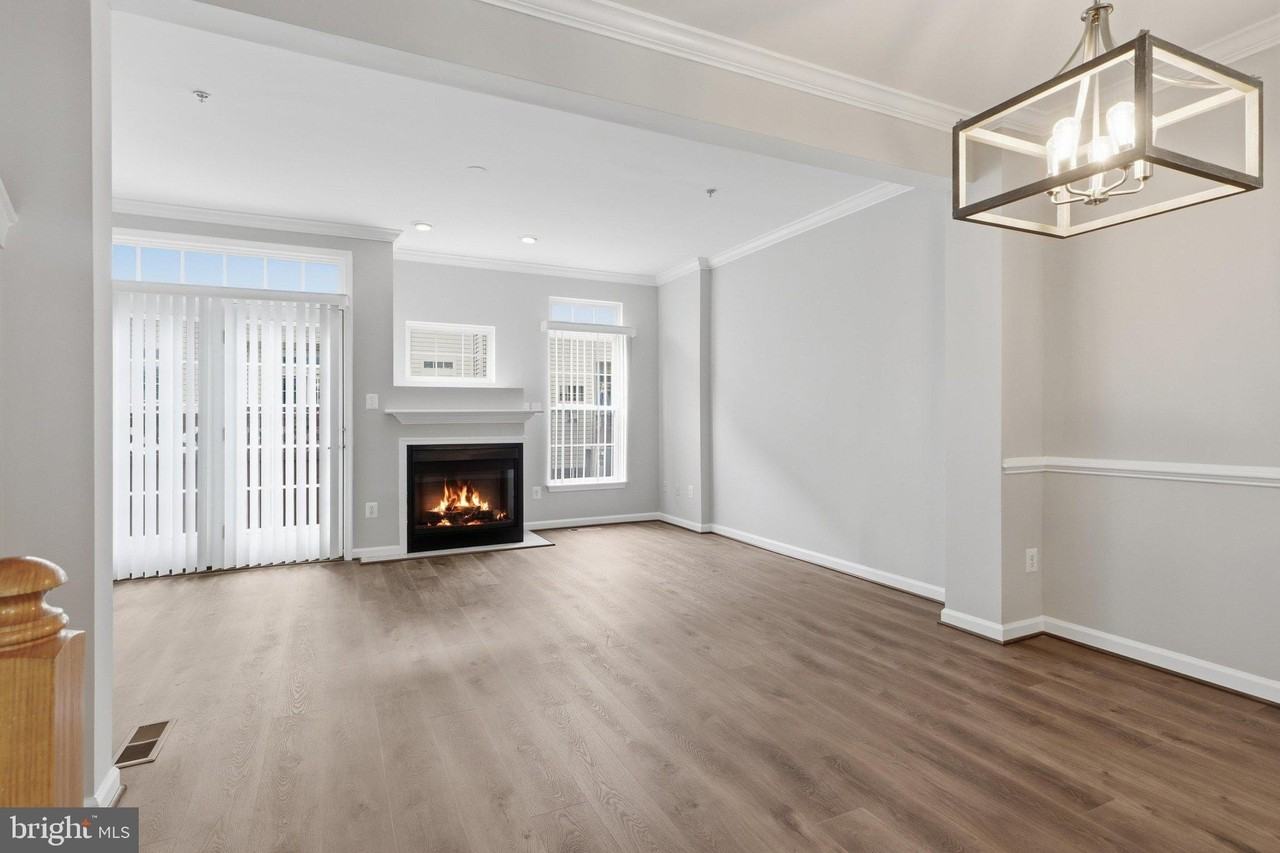 986 Harrison Cir - Photo 4 of 41