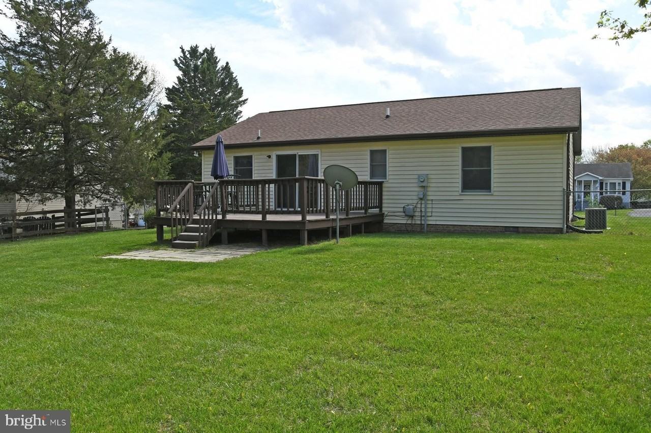 218 Bluebird Dr - Photo 2 of 12