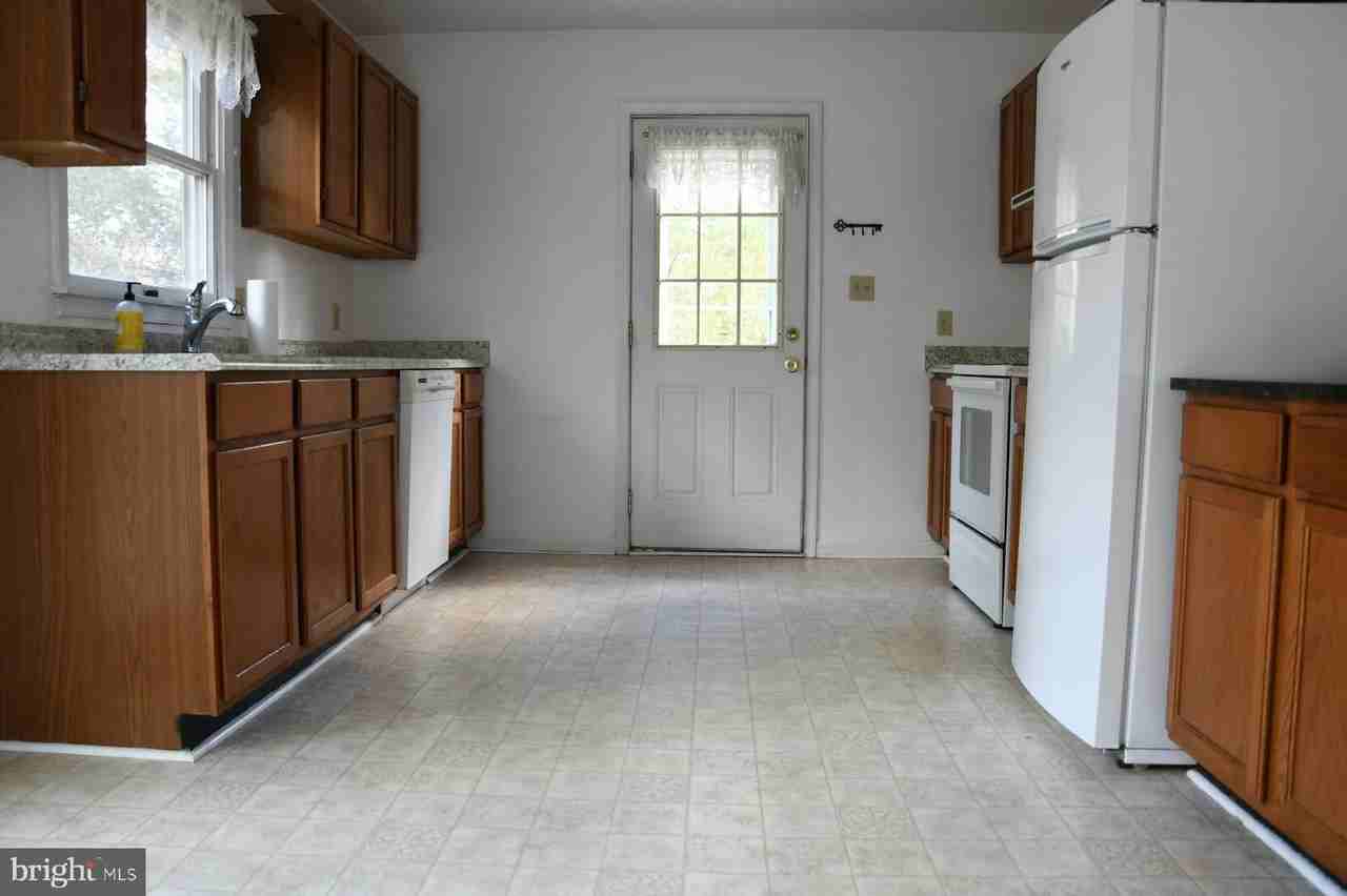 218 Bluebird Dr - Photo 4 of 12