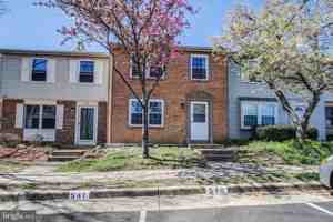 featured image of 6324 Lightburn Ct