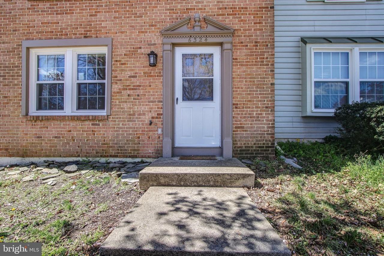 6324 Lightburn Ct - Photo 2 of 32
