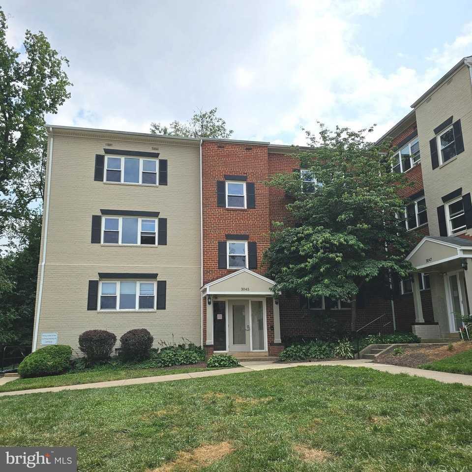 3045 Patrick Henry Dr #301