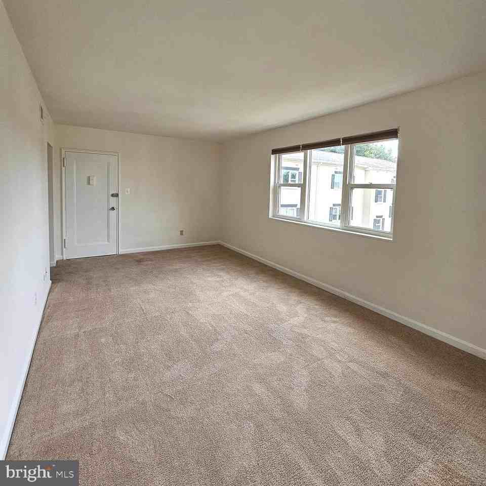 3045 Patrick Henry Dr #301 - Photo 5 of 13