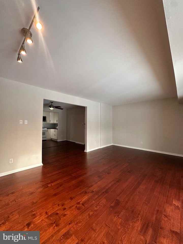 11625 Vantage Hill Rd #22B - Photo 4 of 18