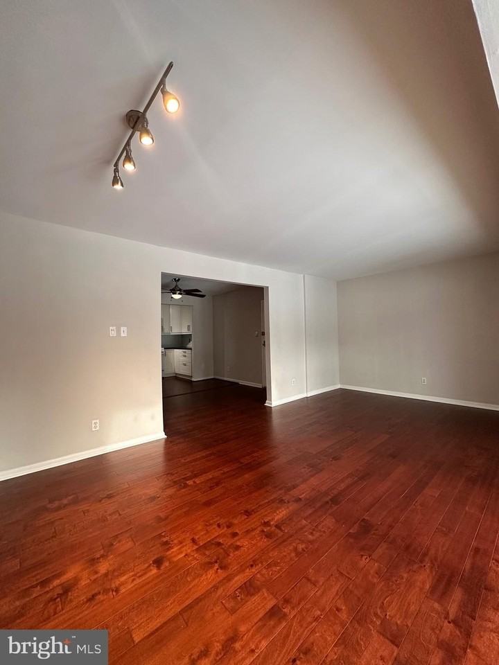 11625 Vantage Hill Rd #22B - Photo 5 of 18