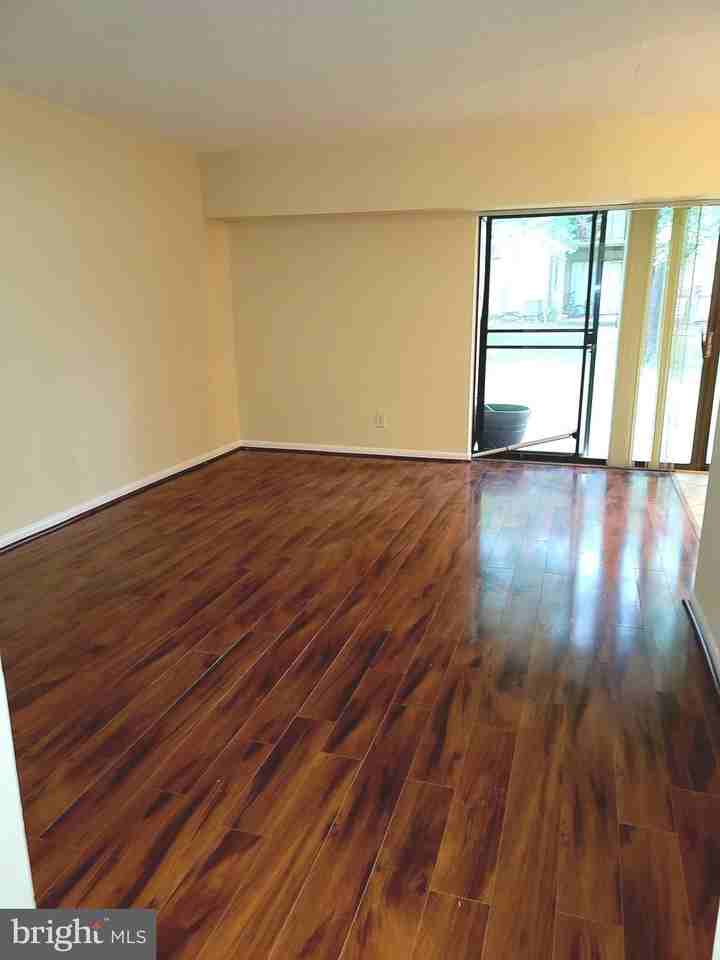 2226 Castle Rock Sq #1B - Photo 7 of 26