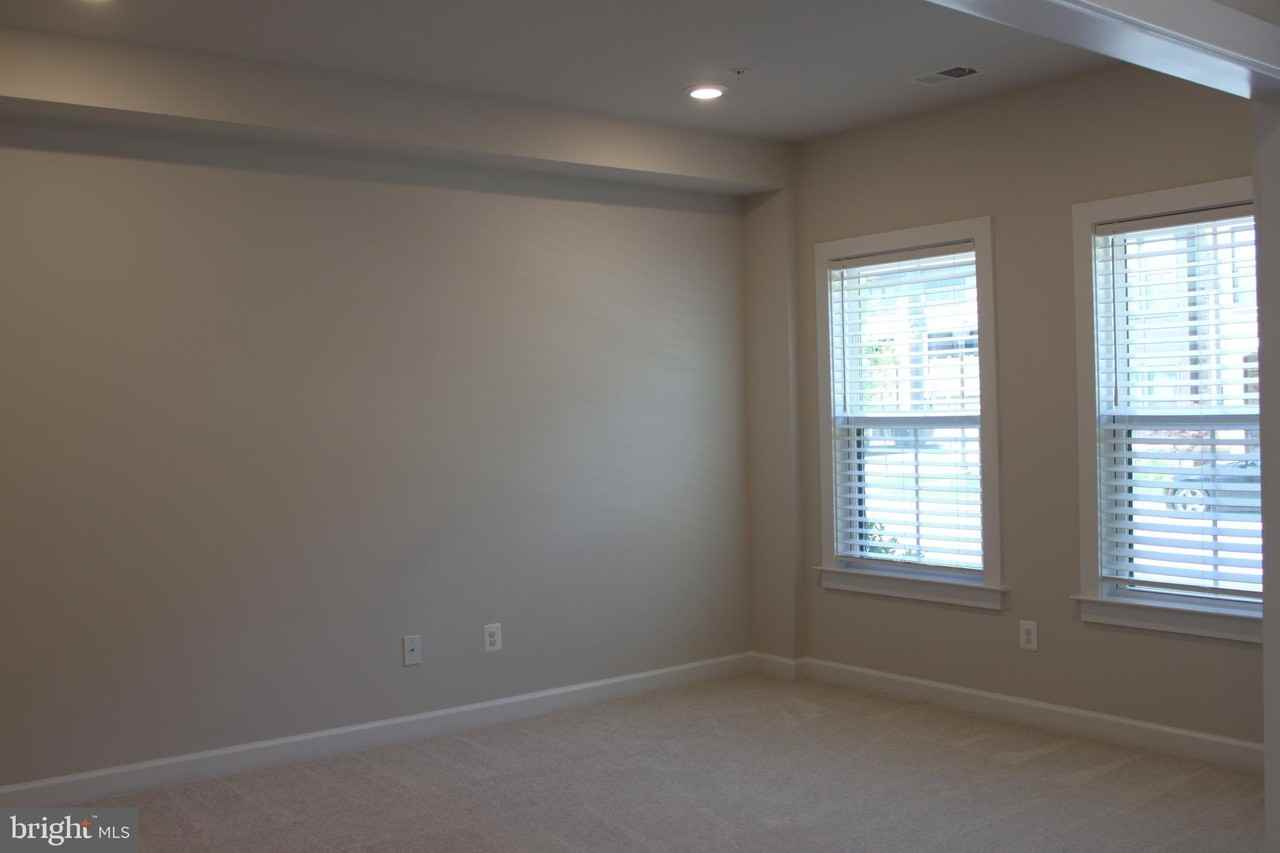 22268 Philanthropic Dr - Photo 3 of 40