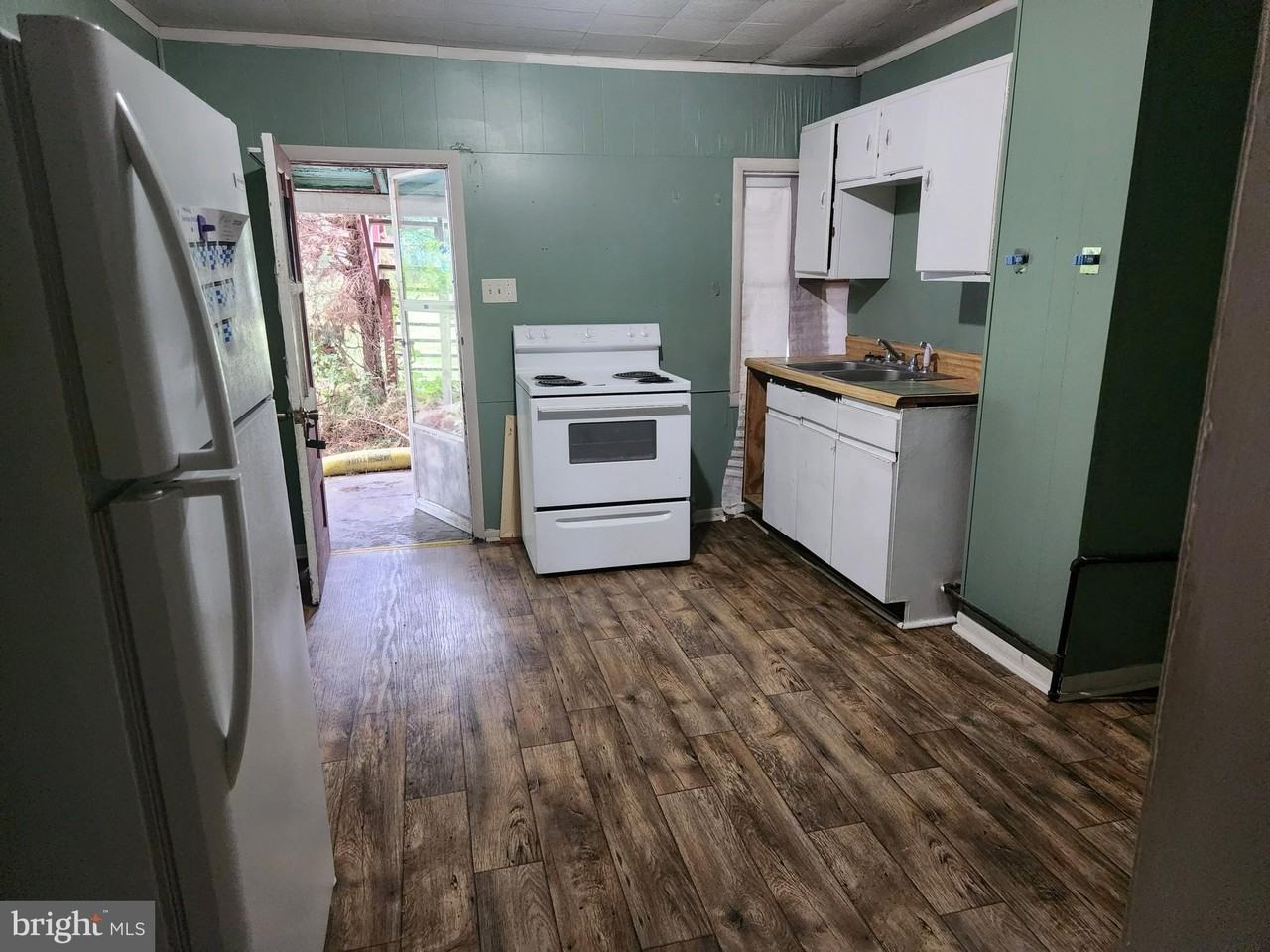 800 Virginia Ave #A - Photo 4 of 9