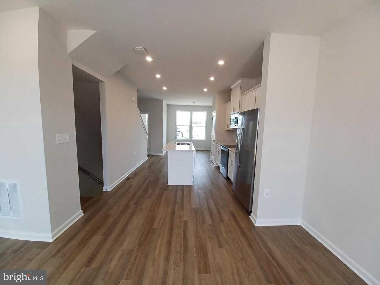 182 Coolidge Ave - Photo 2 of 11