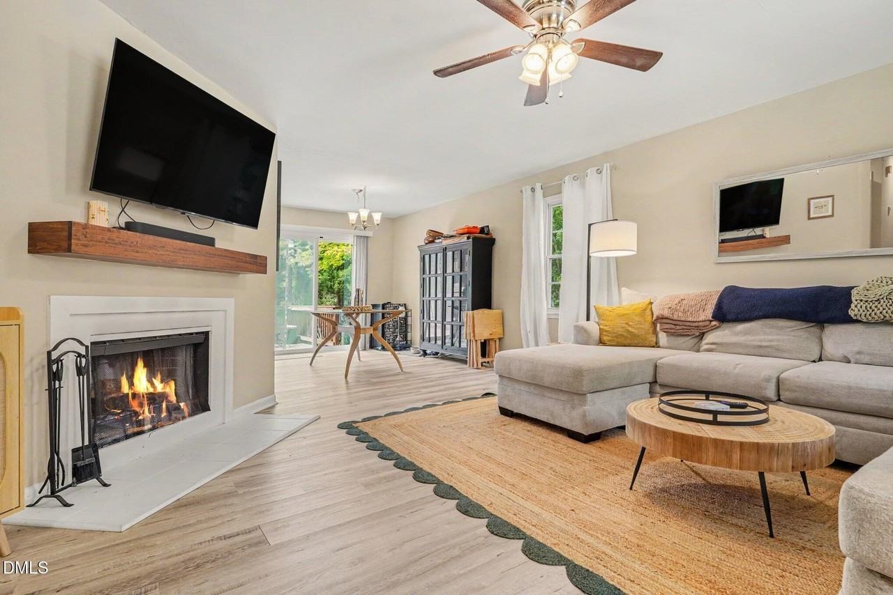 605 Sawmill Rd - Photo 3 of 22