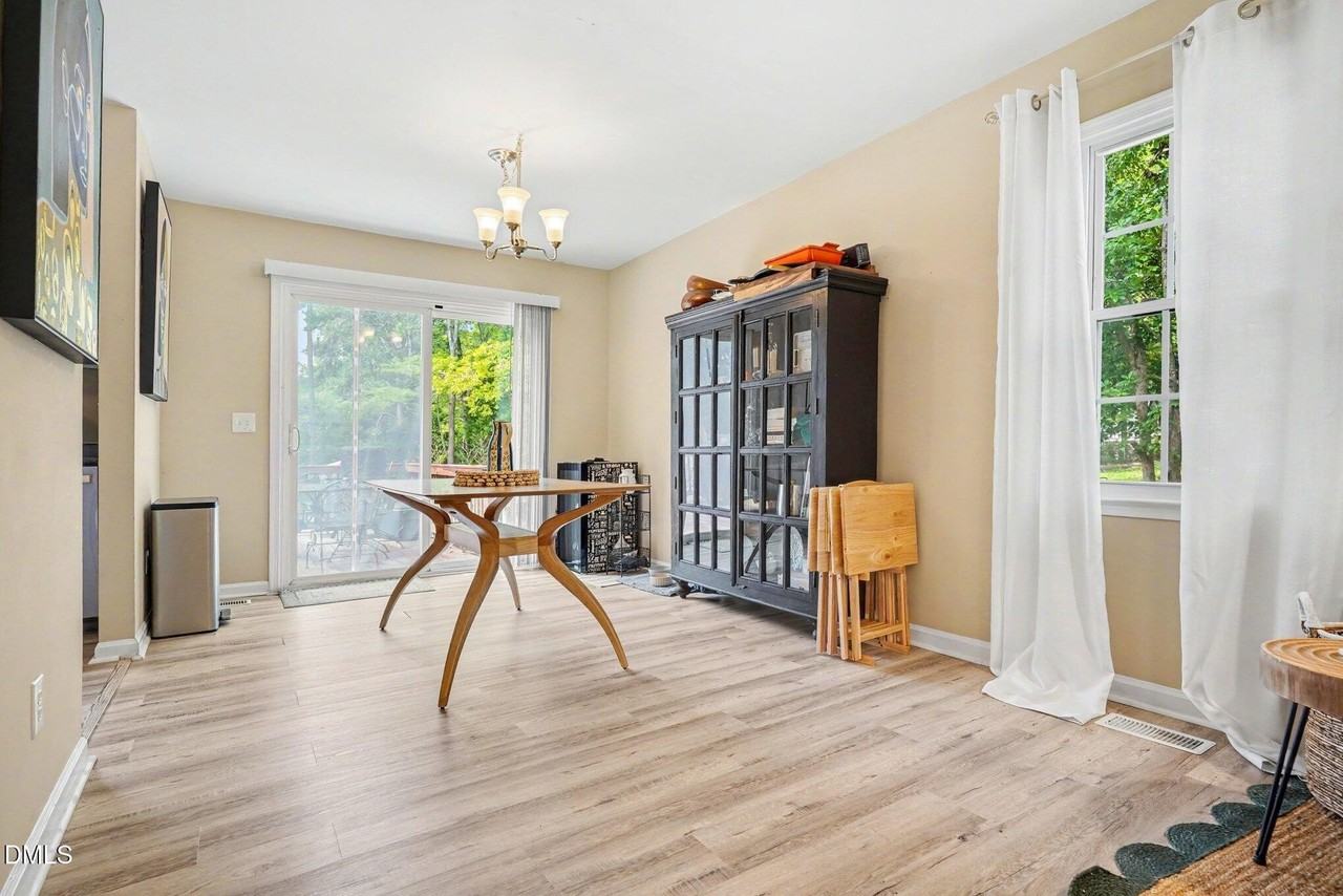 605 Sawmill Rd - Photo 7 of 22