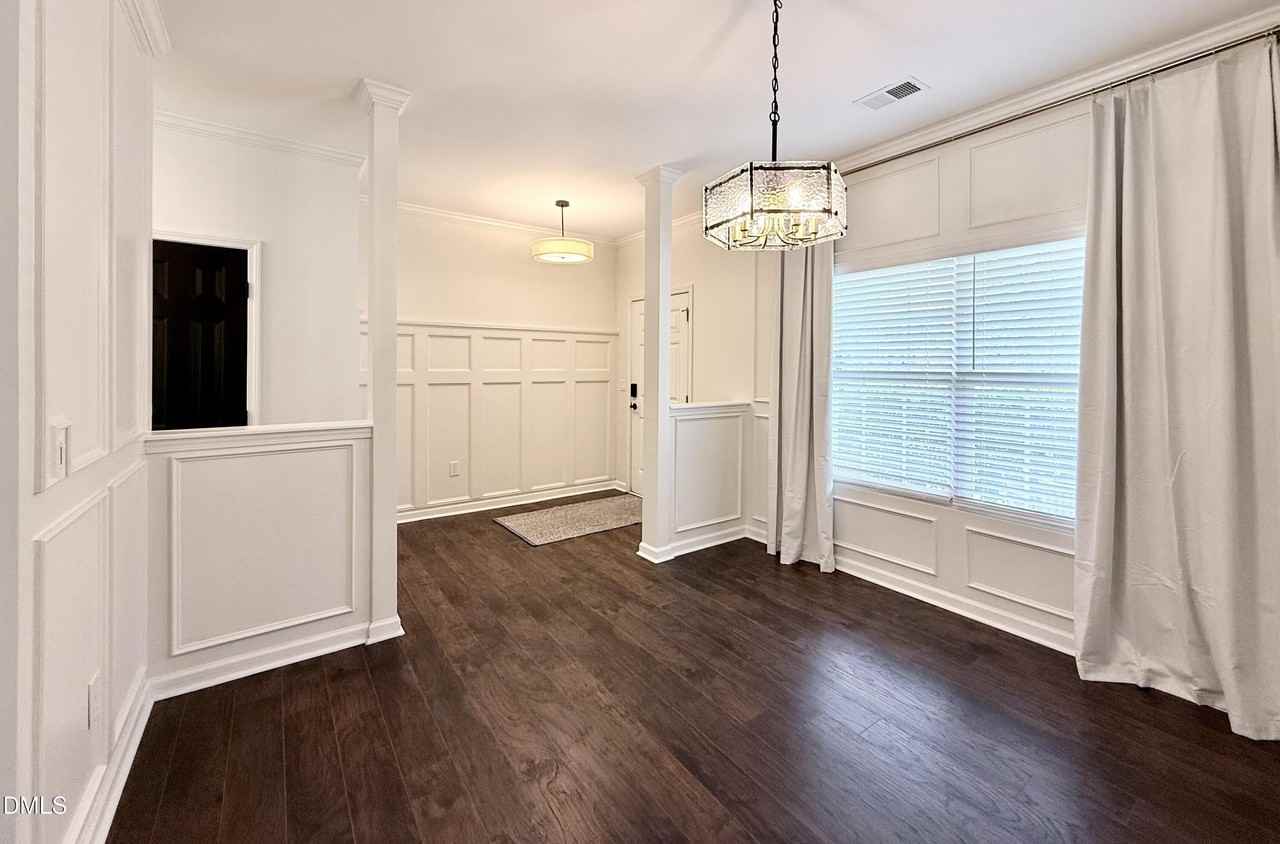 4604 Miller Dr - Photo 6 of 48