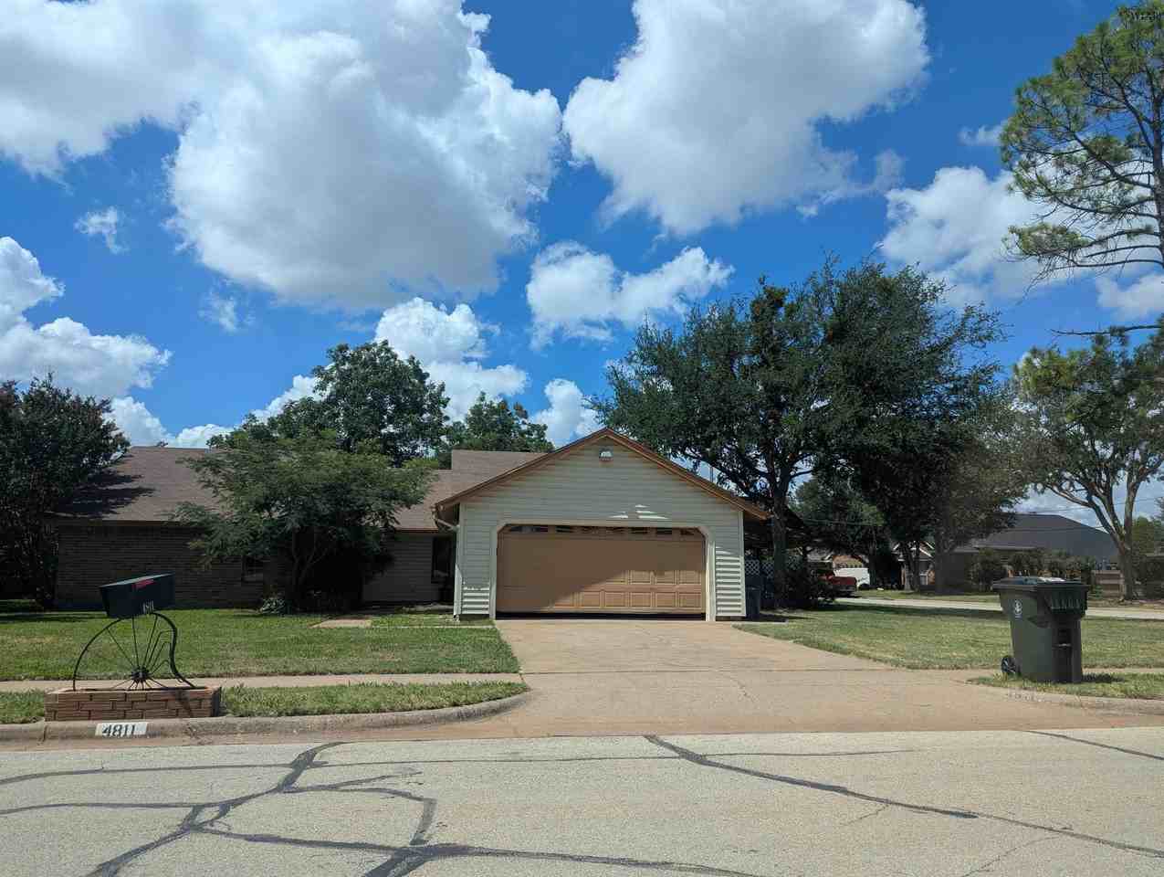 4811 Eldorado Dr - Photo 2 of 26
