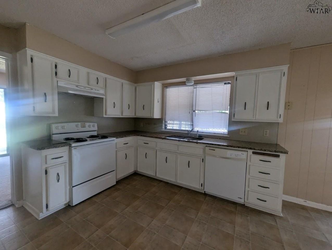 4811 Eldorado Dr - Photo 3 of 26