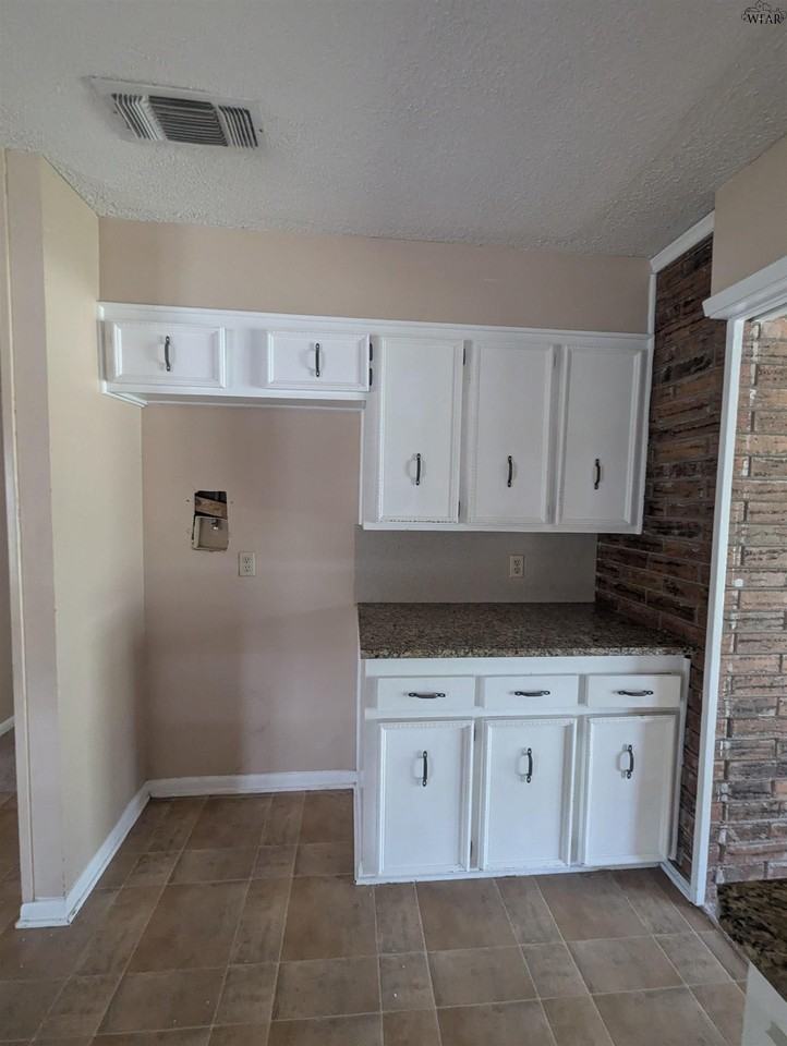 4811 Eldorado Dr - Photo 4 of 26