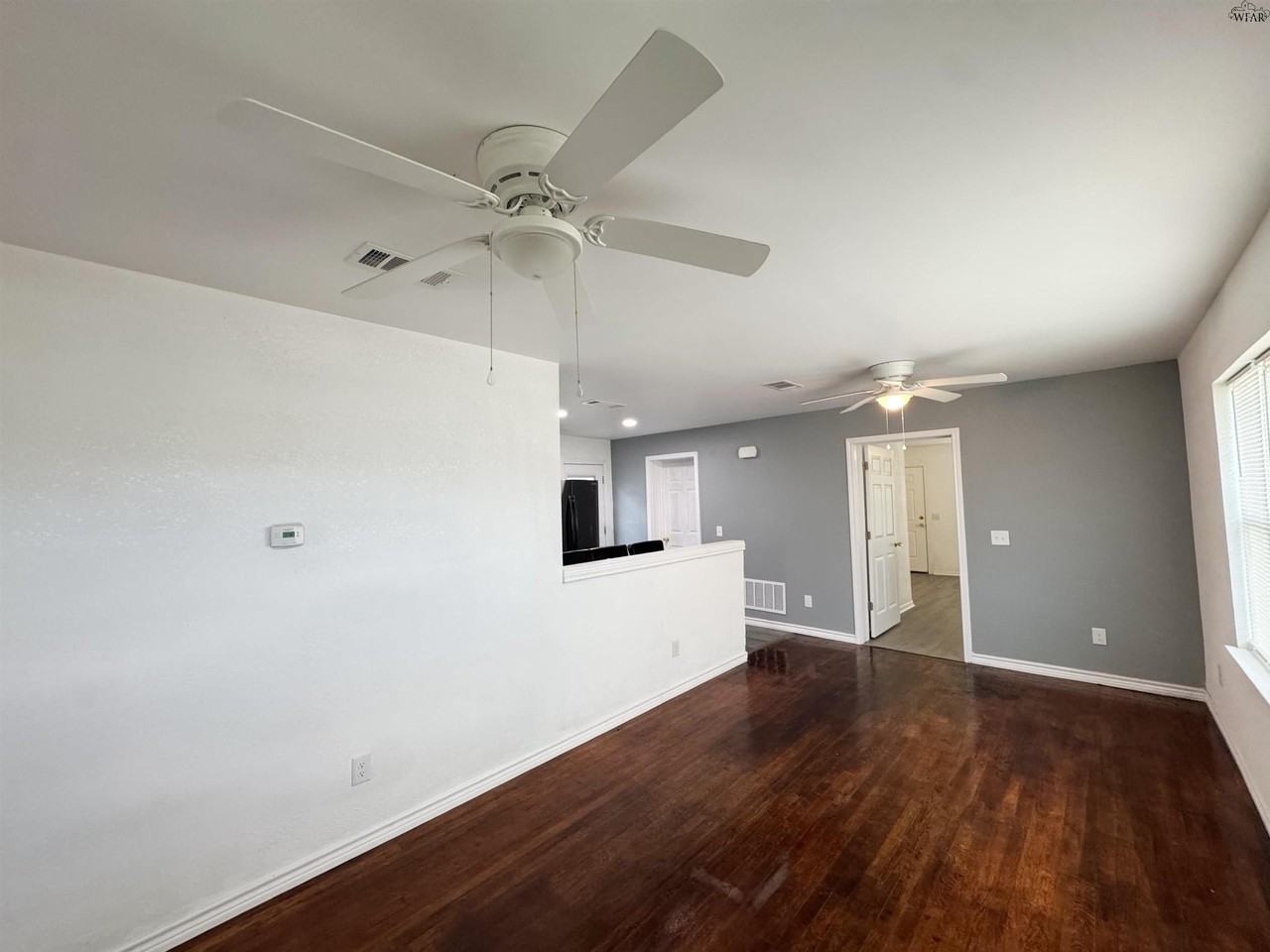 406 2nd St - Photo 2 of 12