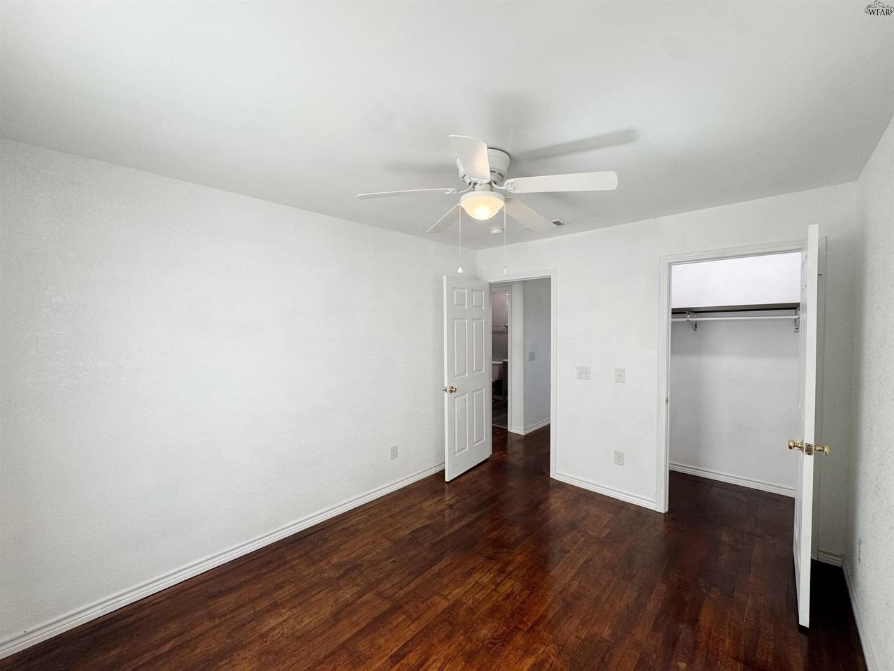406 2nd St - Photo 5 of 12