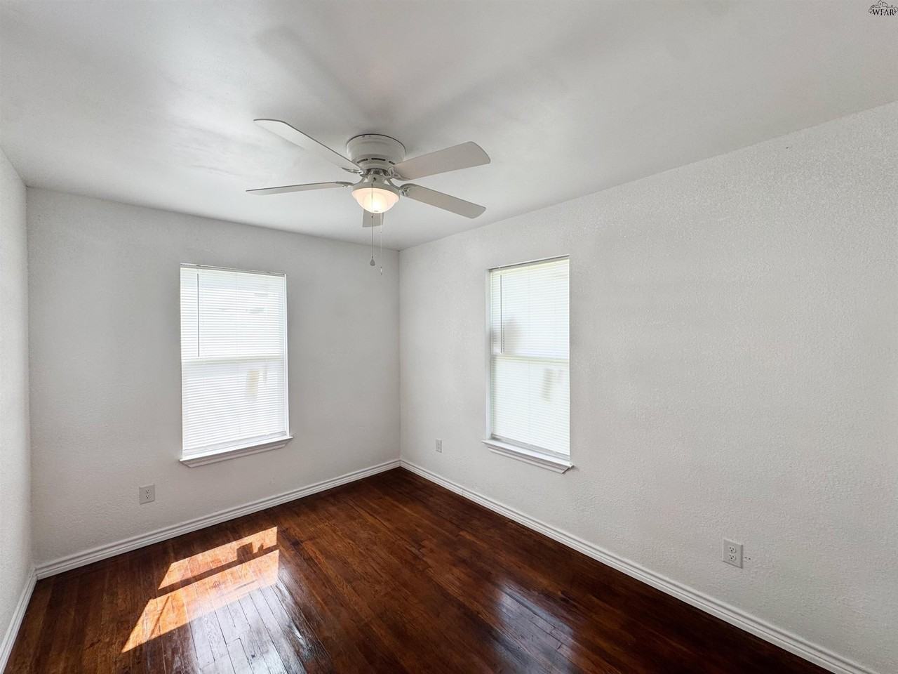 406 2nd St - Photo 6 of 12