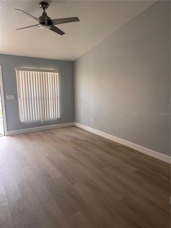 1133 E Rohe St #A - Photo 7 of 16
