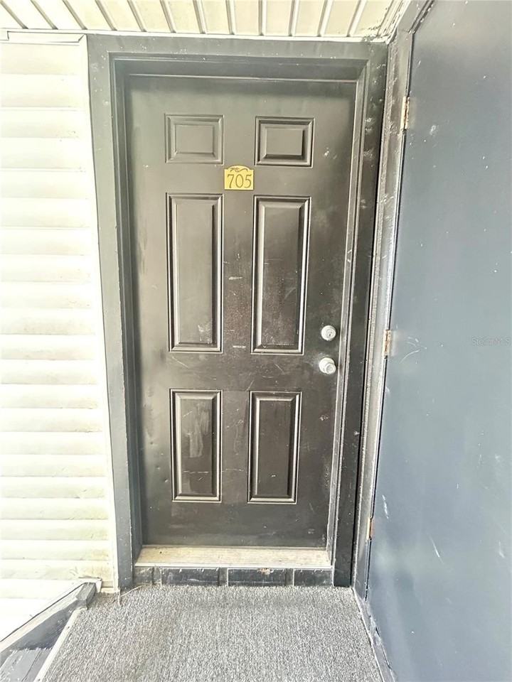 705 Haven Pl #705 - Photo 3 of 17