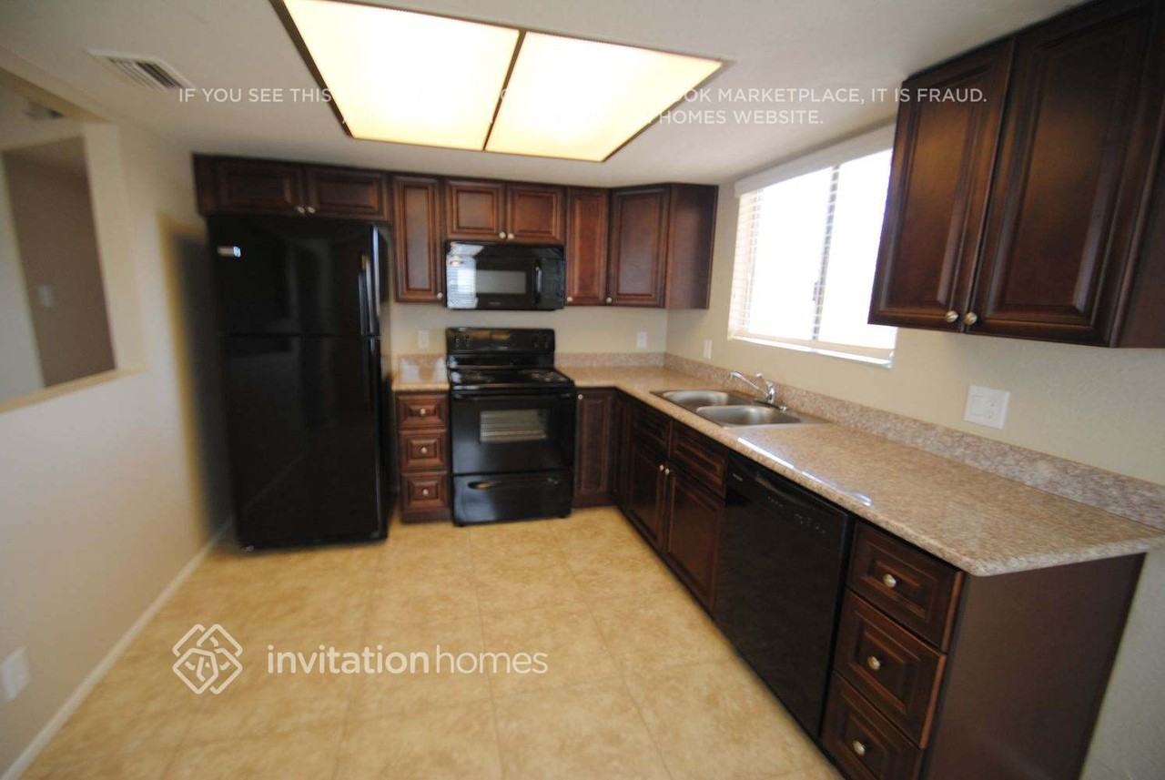 215 W 17th Ave - Photo 3 of 10