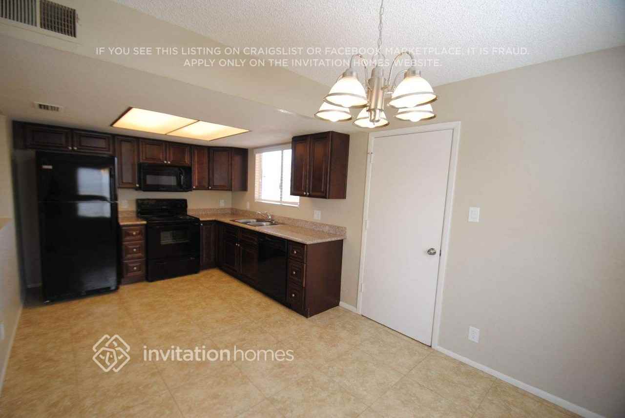 215 W 17th Ave - Photo 4 of 10