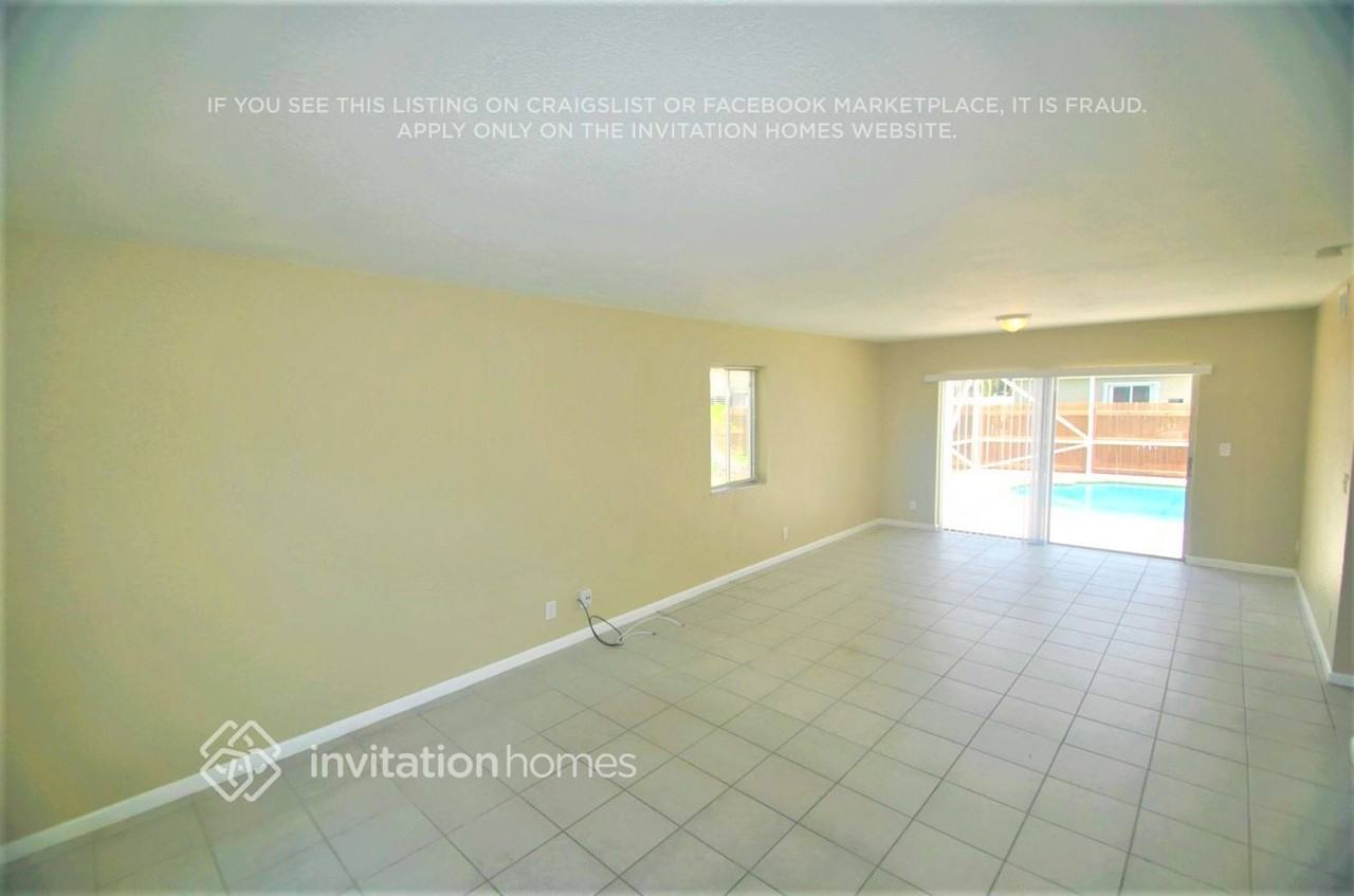 9897 Moss Pond Dr - Photo 2 of 7